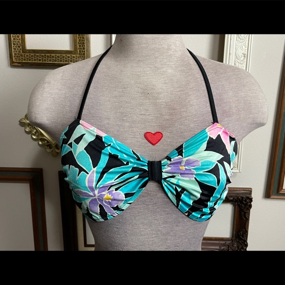 And I remember how u loved me time was all we had until the day we said goodbye - Picture 3 of 6